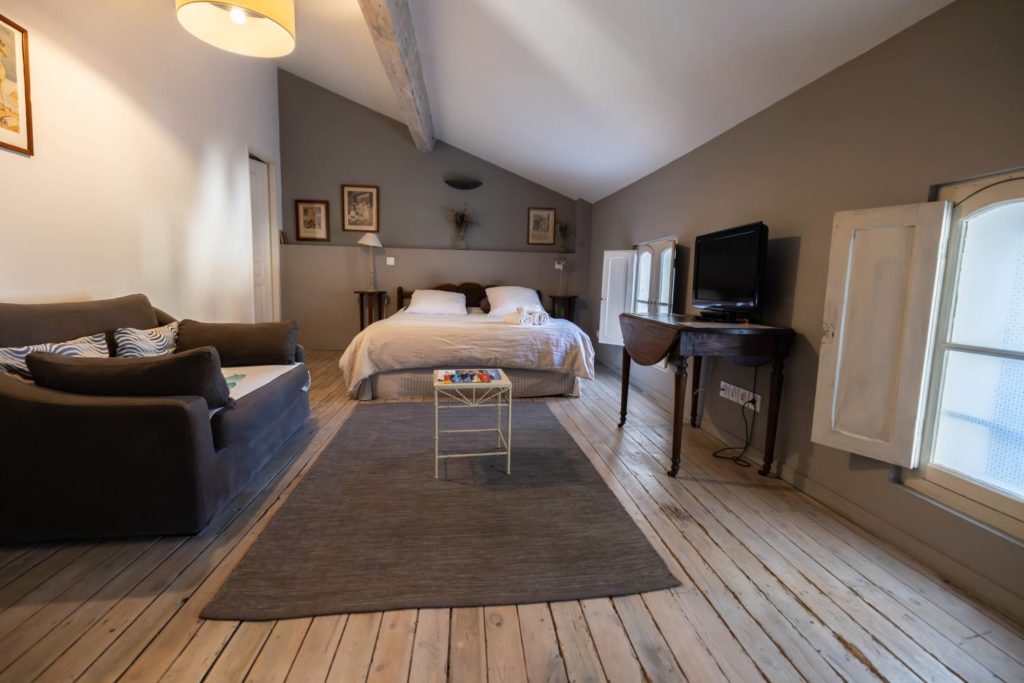 Castell de bles - Chambres d hotes - Cote cour (2)