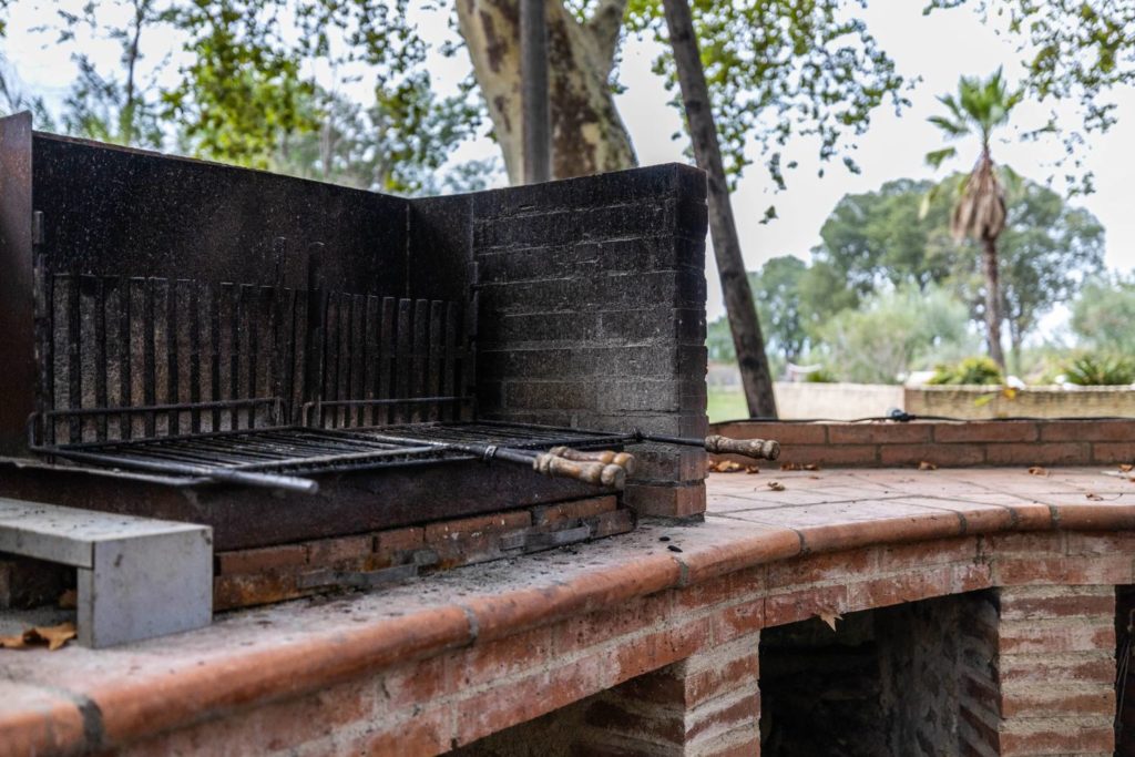 CASTELL DE BLÉS-38 Barbecue