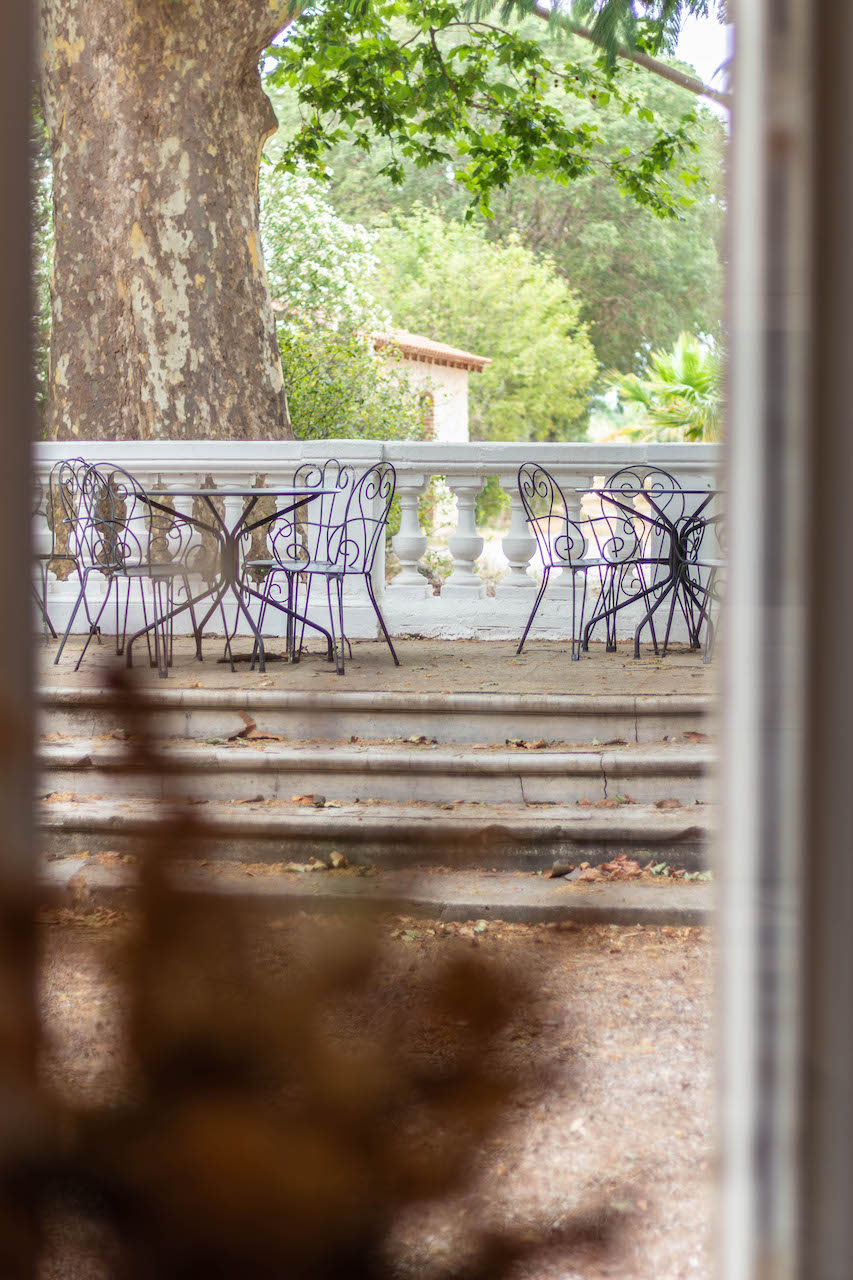 Terrasse extérieure dans le domaine